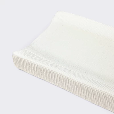Muslin Waffle Changing Pad Cover - Cream - Cloud Island™ 5 Muslin Waffle Changing Pad Cover - Cream - Cloud Island™ - Image 3