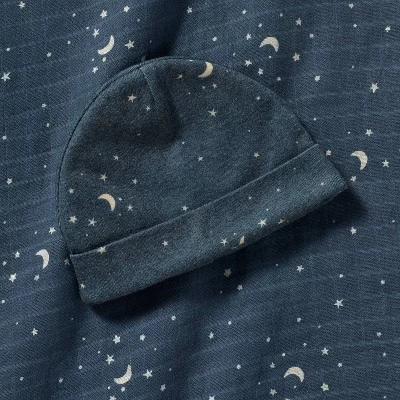 Hospital Muslin Swaddle And Hat Gift Set - 2ct - Blue Stars- Cloud Island™ 4 Hospital Muslin Swaddle And Hat Gift Set - 2ct - Blue Stars- Cloud Island™ - Image 2
